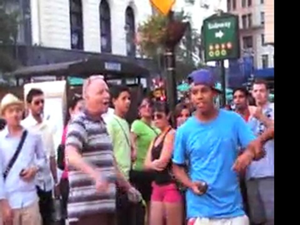 Racial Edomite Goes Apes.