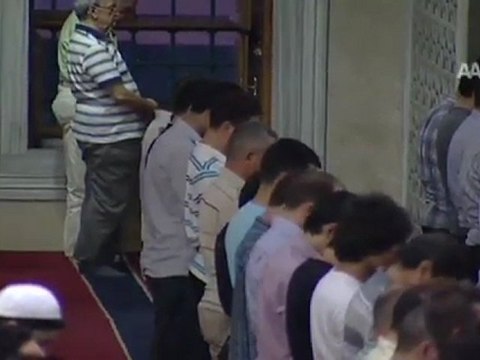 İLK TERAVİH NAMAZI KILINDI