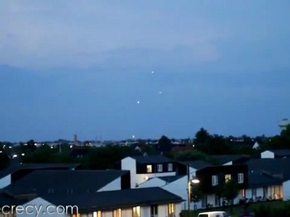 Orbs in Triangle-Formation über Dänemark - 3. Juli 2011