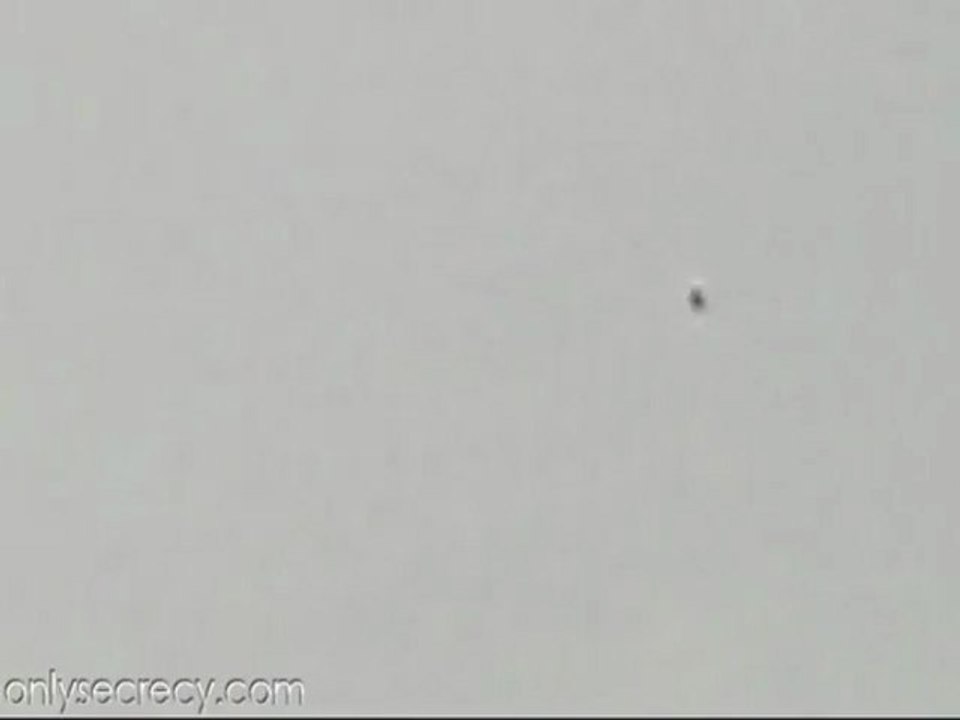 Daytime UFO gesichtet über Philippinen - 27. Juni 2011