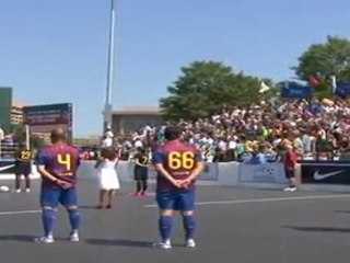 Kobe Bryant se viste de azulgrana en un partido benéfico