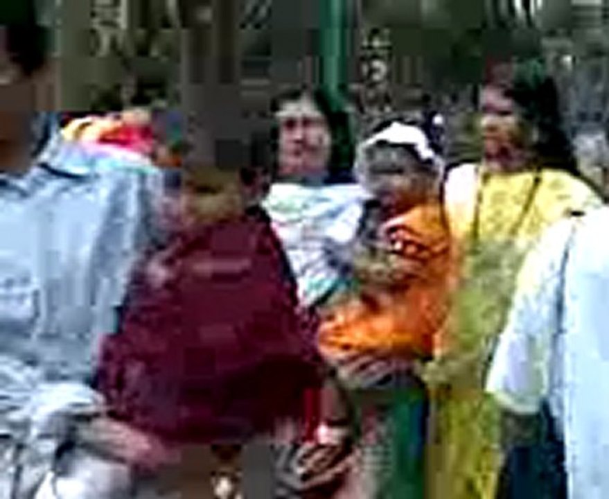 Video On Holi at Santiniketan on the way to function