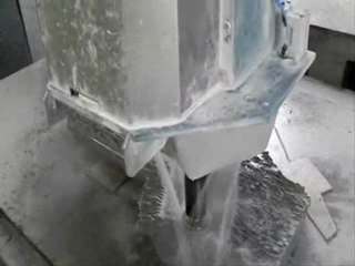 Le Château de Gardères - Façonnage des margelles des bassins de la cour d'honneur