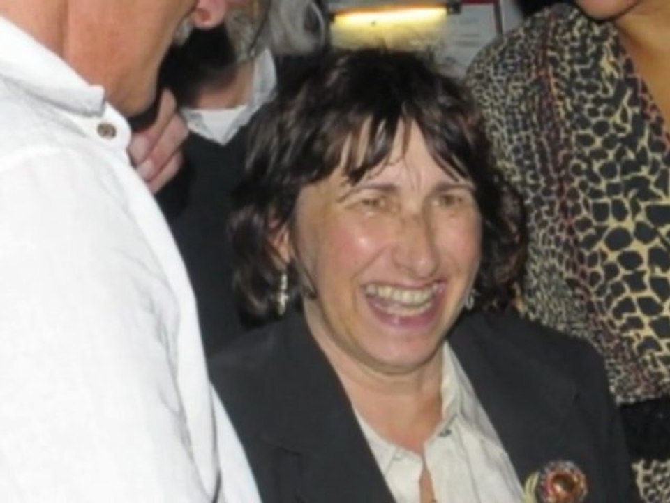 Exklusiv: Freunde und Familie von Amy Winehouse trinken auf ihr Wohl.