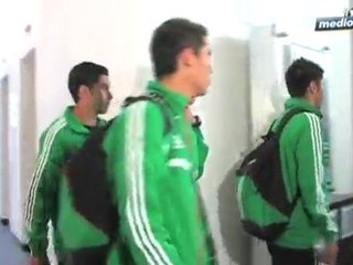 Medio Tiempo.com - Parte del Tri ya viaja para el amistoso en Filadelfia, 8 de Agosto del 2011