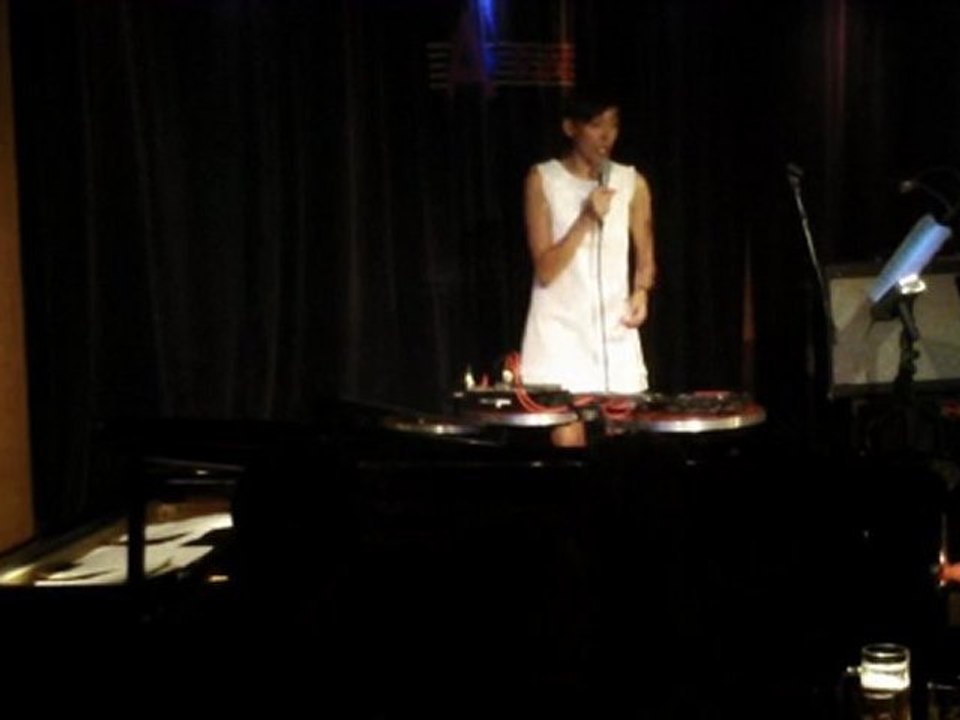 yelena k. (voc) + andreas schmidt (p) @ a-trane, berlin on 1st of august 2011