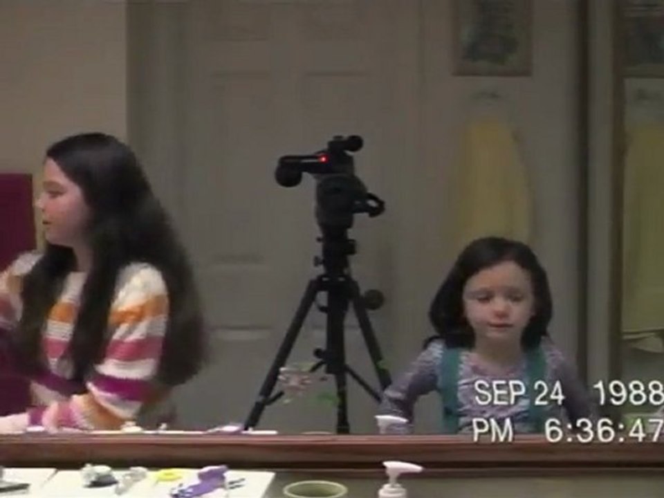 Paranormal Activity 3 (Official Trailer) HD
