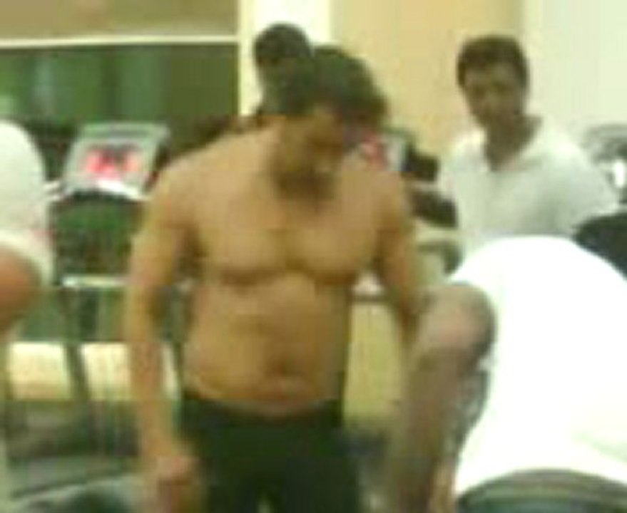 caught salman khan working out in the gym