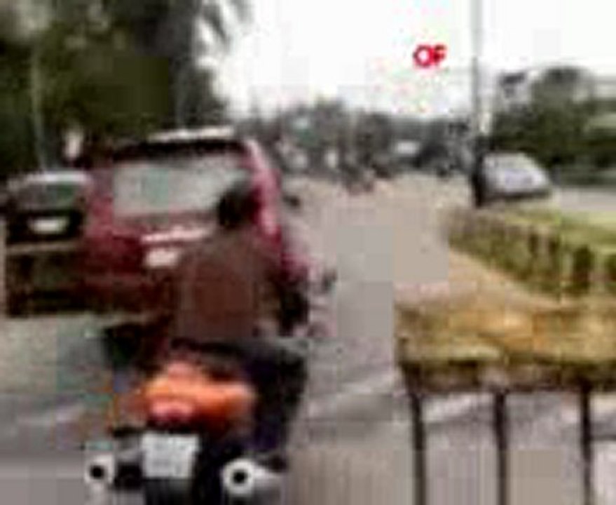 Salman Khan's bike ride on Mumbai roads!