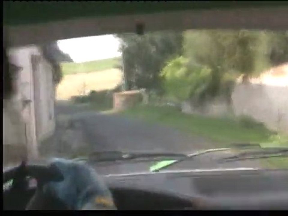 RALLYE DE LA VALLEE DE LA BRENNE 2011 ES 1