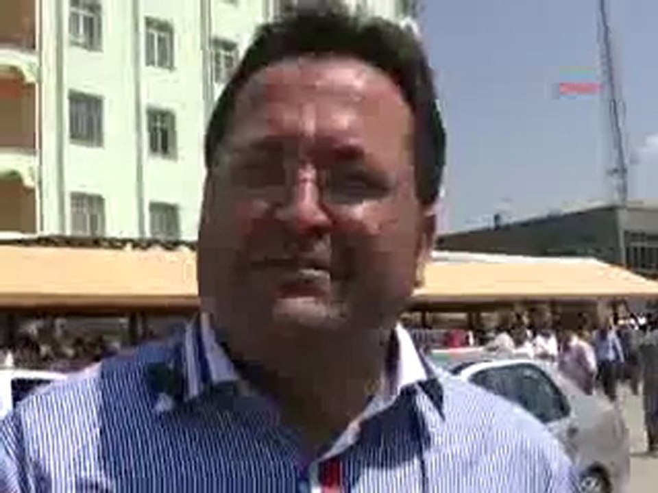 İlkokul mezunları için yapılan son ehliyet sınavında izdiham yaşandı