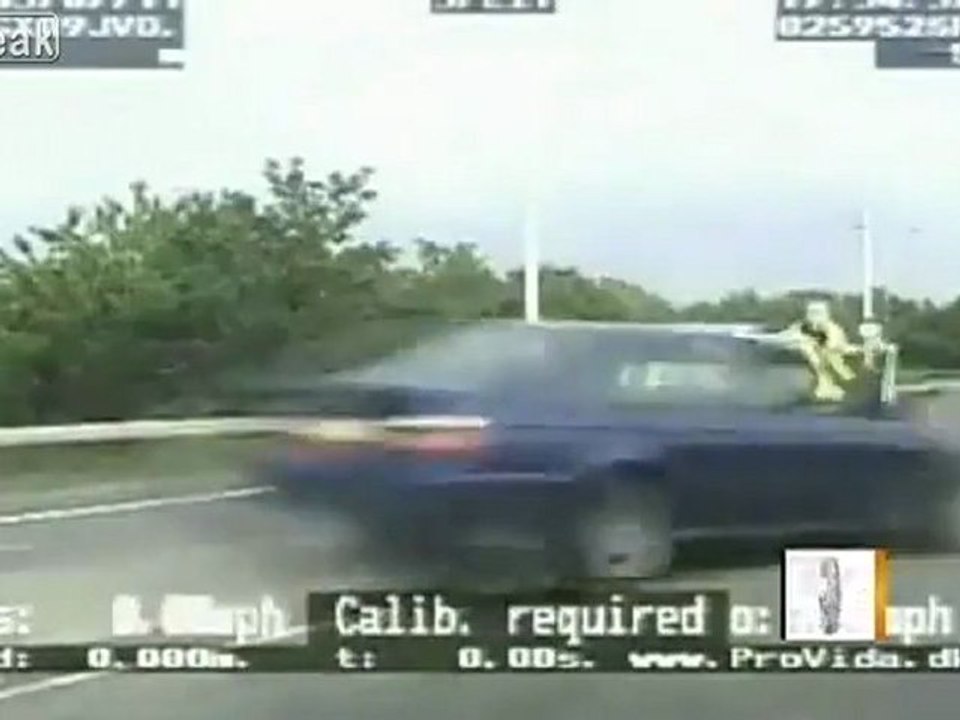 Britischer Offizier von Auto angefahren - August 2011