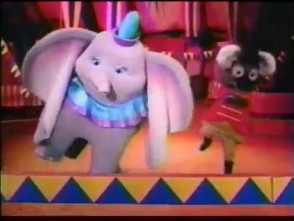 Dumbo's Circus-Winnie The Pooh Portuguese