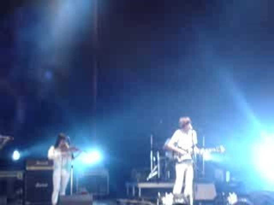 Concert de Islands aux Eurocks