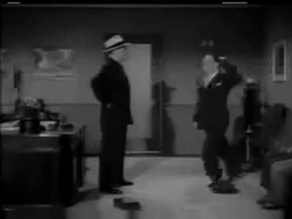 ‪Shemp's fancy foot work