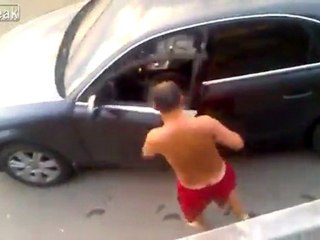 Tu touches ma caisse, j'te défonce la gueule