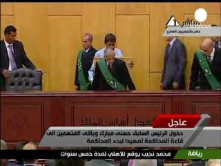 Mubarak presente in aula per processo a suo carico