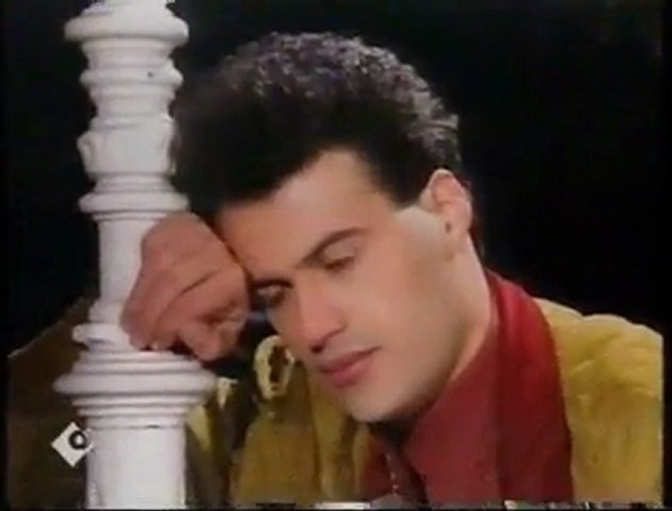 Hakan Peker - KOLAY MI UNUTMAK video klip NOSTALJI (özel arsiv)