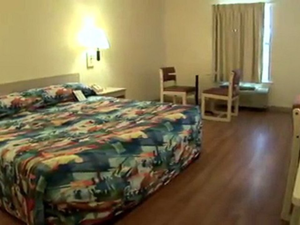 MOTEL 6 LAREDO NORTH Video Tour
