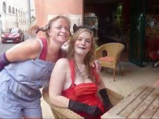 Enterrement vie de jeune fille NELLY