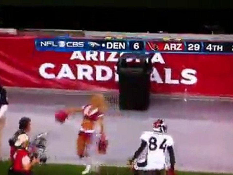 Cheerleaders pesten Fail