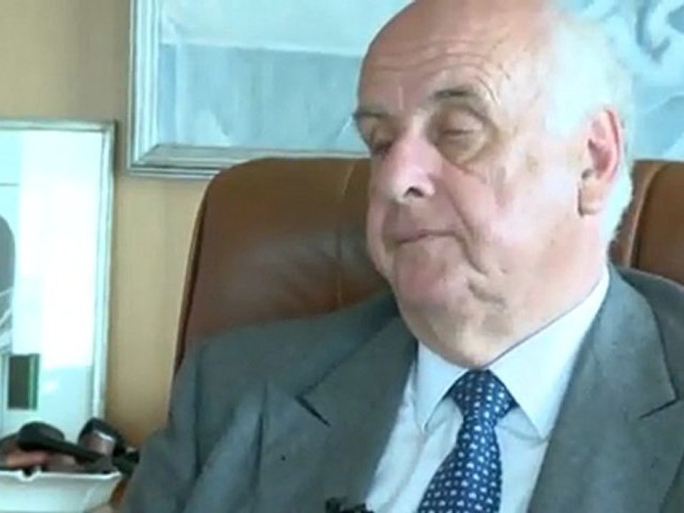 Étienne Davignon, président honoraire du groupe Bilderberg, confirme l'invitation de Christine Lagarde à la réunion de 2011 à St-Moritz en Suisse