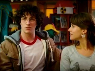 Kick-Ass - Clip Digging the Cape