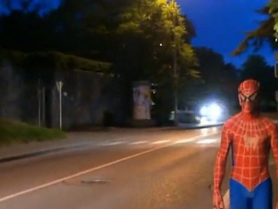 ‪Le Spiderman de Thonon‬‏