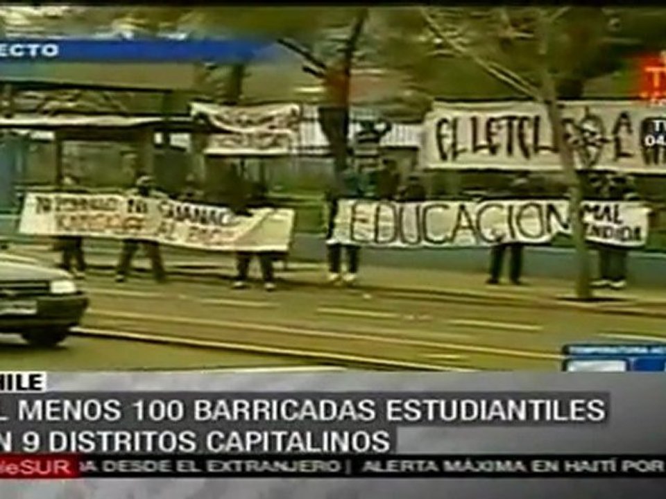 Al menos 100 barricadas estudiantiles en Santiago