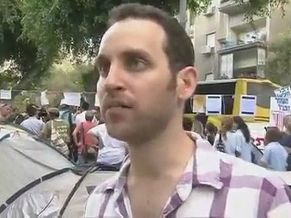 Settlers raise tensions at housing protests