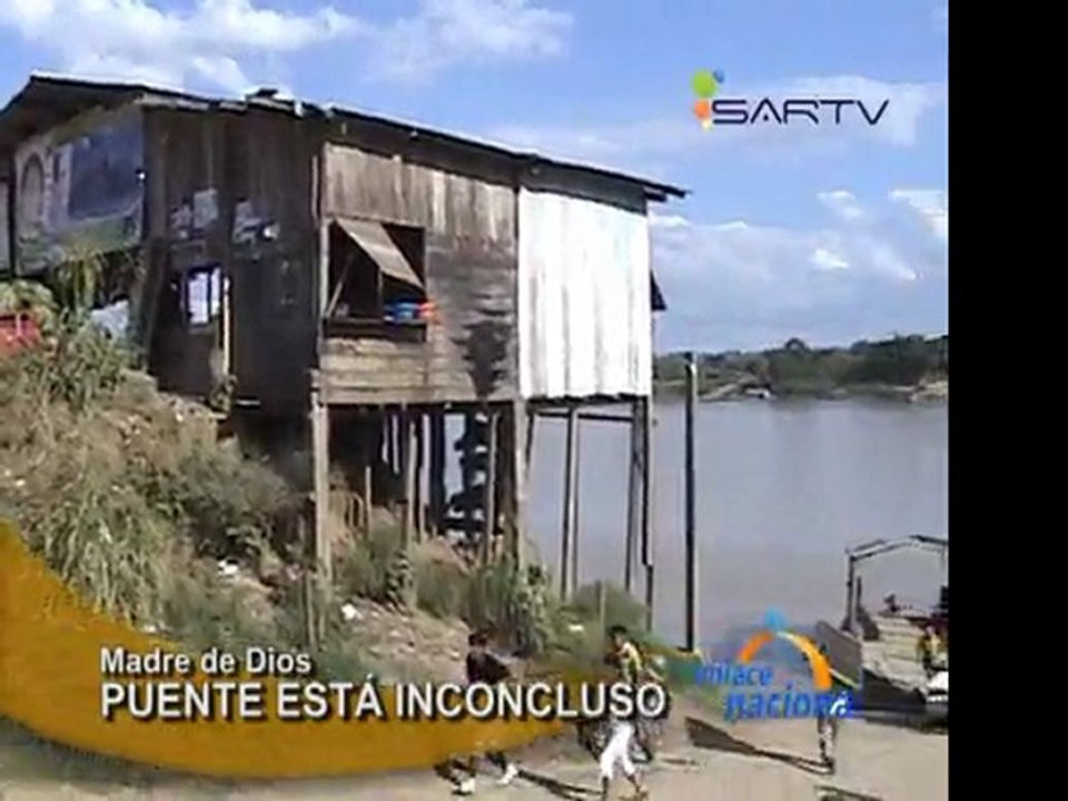 Puente recien inaugurado en gobierno de Alan Garcia, aun no esta terminado