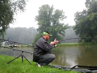 départ carpe en direct avec une belle mémére