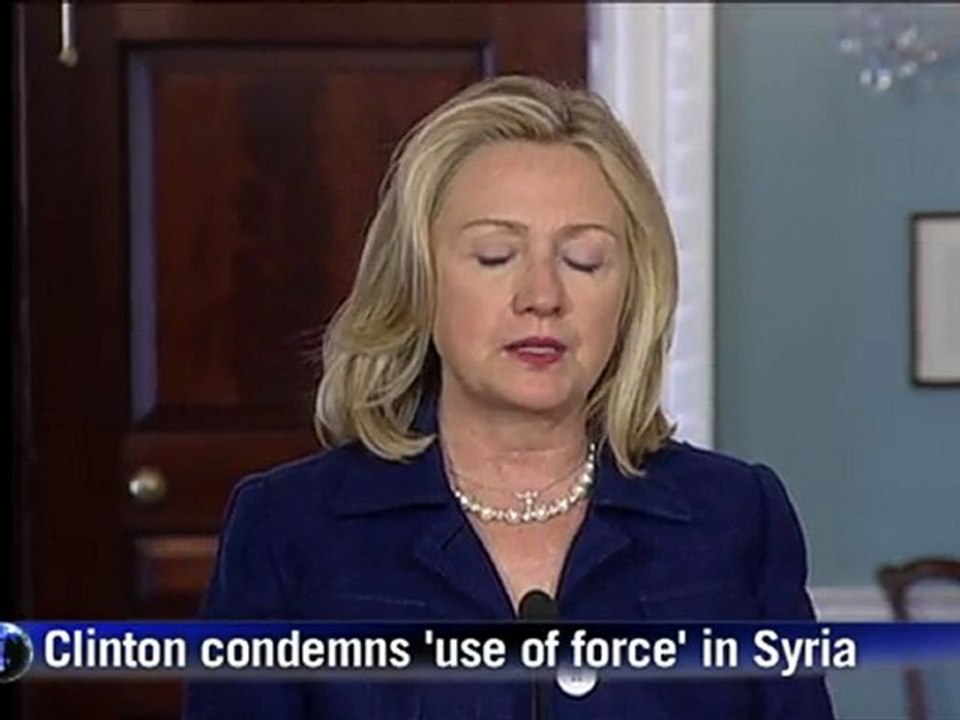 Clinton urges Somali militants to allow food aid, condemns Syria