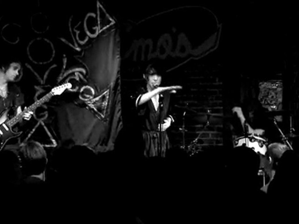 Nico Vega - Protest Song (live)