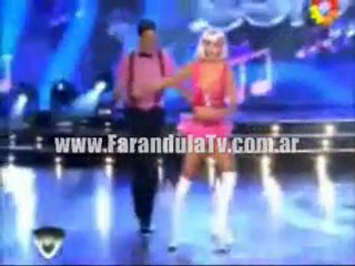 Adabel Guerrero bailo la cumbia en Bailando 2011. Video