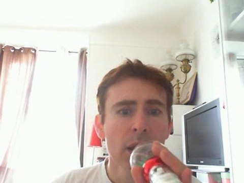 Wiwi égratigne tous les arbres sont en fleurs