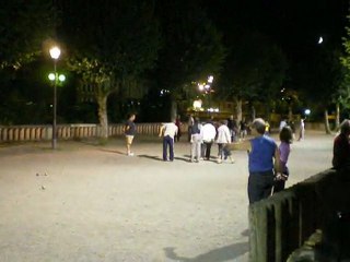 La Bourboule: Pétanque en nocturne avec musique