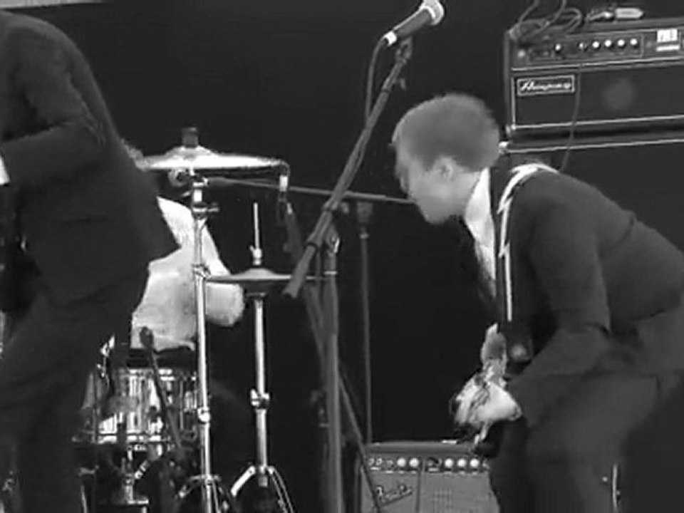 The Motions - Don't Know What You Want (Live)