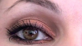 Maquillage orangé pour yeux marron : MAC Pink bronze