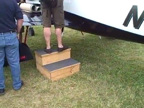 A Safe Home Made Step Stool for Aircraft