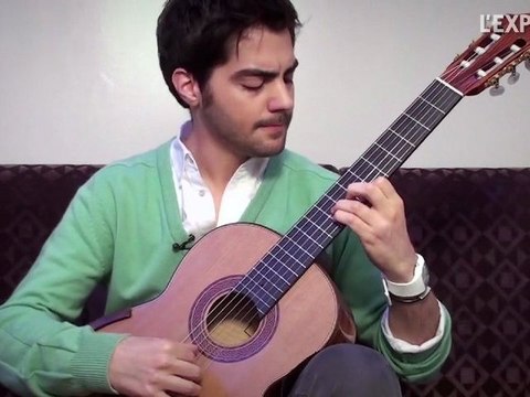 Milos Karadaglic et sa guitare en session acoustique