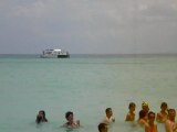 baignade dans la piscine naturelle ile de saona