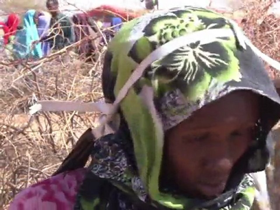 Feeding the starving in Somalia