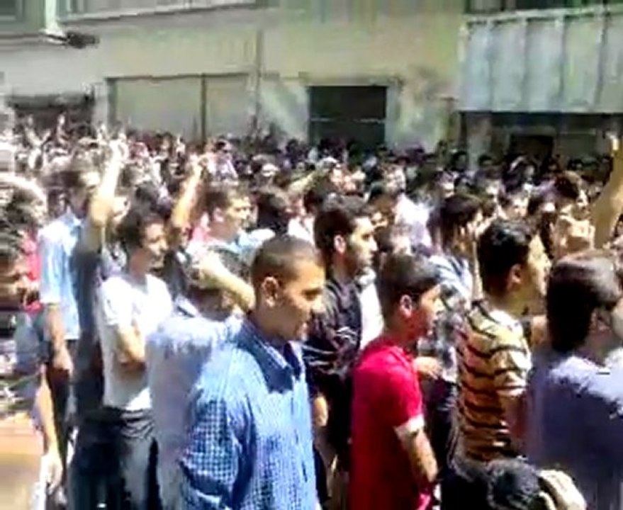 Peaceful Demonstration Against Assad 2011-08-05 سوريا حمص البياضة جمعة الله معنا  syria homs albayada 015