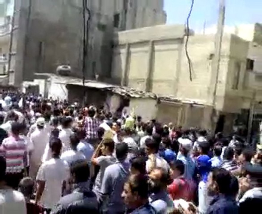 Peaceful Demonstration Against Assad in Albayada , Homs , Syria 2011-08-05  الجزء الثالث سوريا حمص البياضة جمعة الله معنا  014