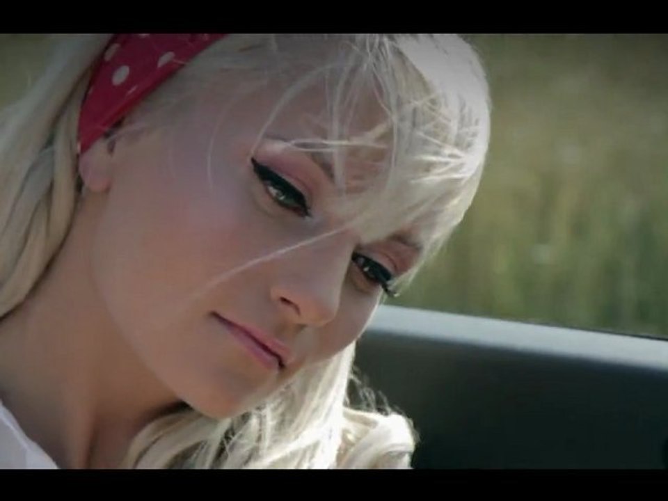 Dj Rynno & Sylvia - Feel In Love 2011[aghystyle]