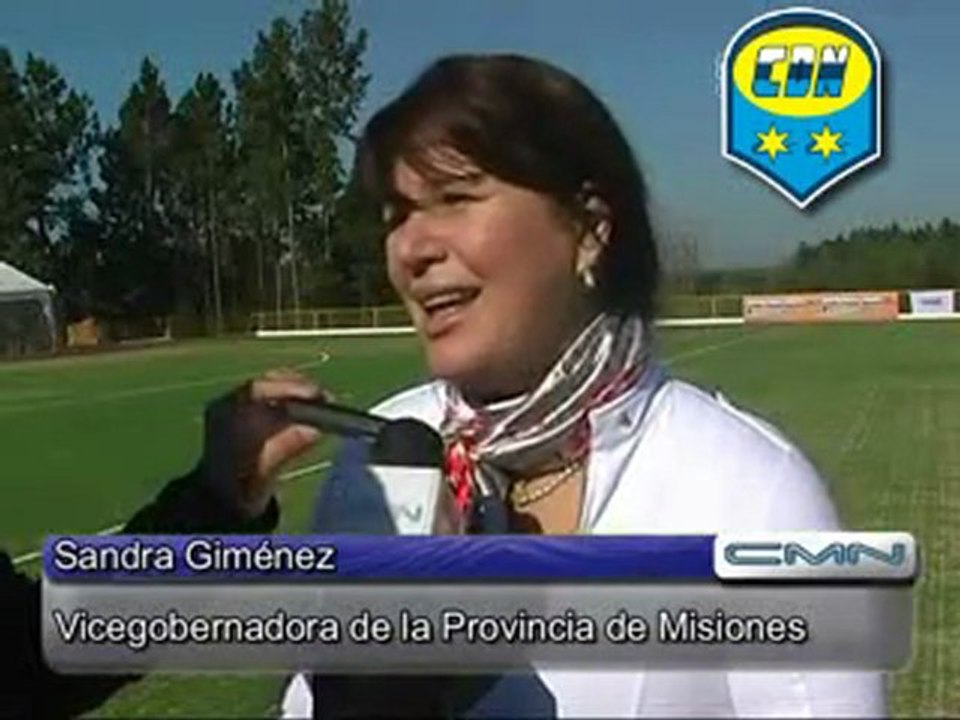 La primera sintética