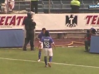 Medio Tiempo.com -  Cruz Azul 2-1 Atlante. Chuletita revivió y le dio el triunfo a La Máquina, 6 de Agosto del 2011