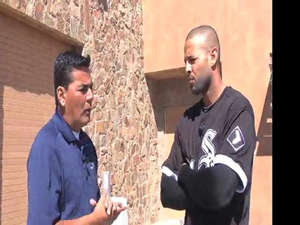 Raul Diaz entrevista a Alex Rios de Medias Blancas de Chicago desde Glendale, AZ.