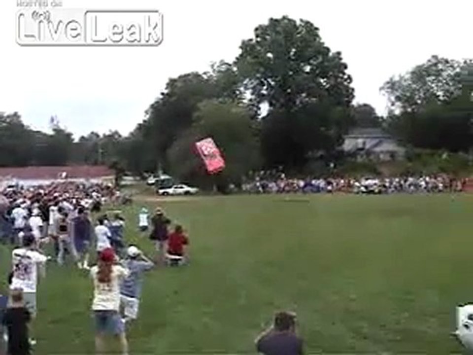 Dodge Charger Auto Stunt vollkommen schief gelaufen. Fail